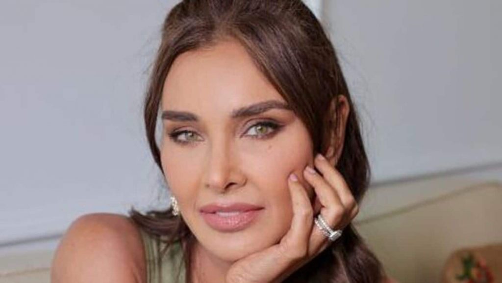 ‘Submitted doctor’s letter, waiver denied…’: Lisa Ray lambasts Air India for lacking ‘empathy’ to her ‘ailing’ father