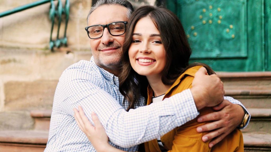 6 Phrases No Self-Respecting Parent Should Ever Say To Their Daughters