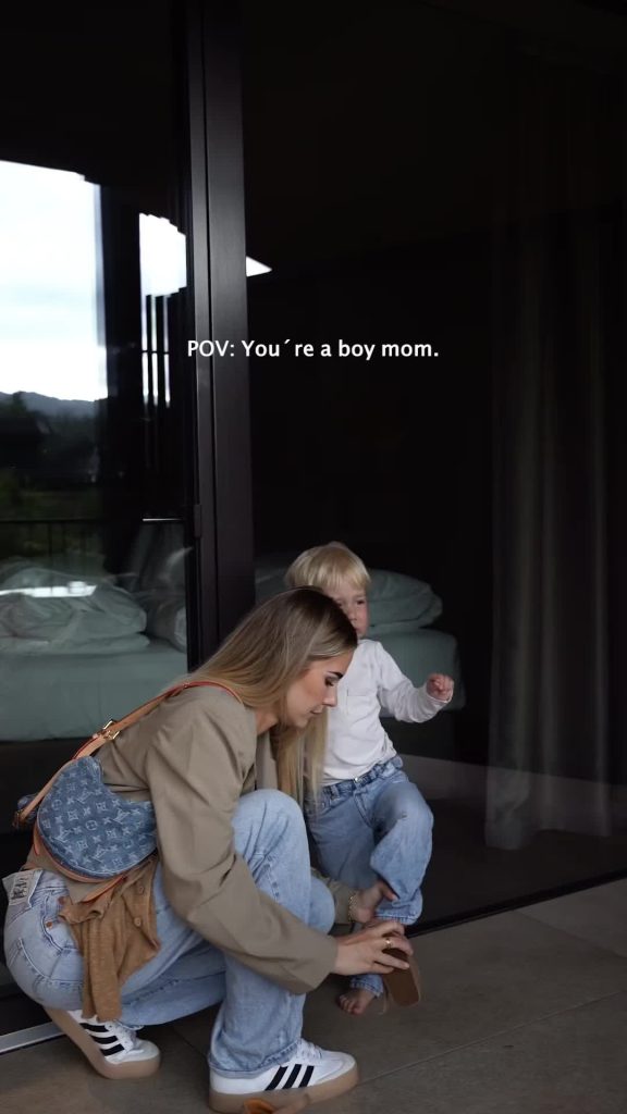 @anahitarehbein Dieser kleine Mann schafft es einfach immer, dass ich glücklich ...