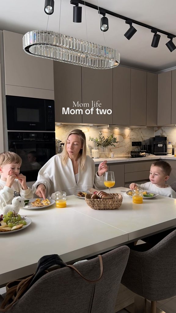 @cristina.chitic.m Mom life  #motherhood #momlife #momsoftiktok #momof2 #dailyro...