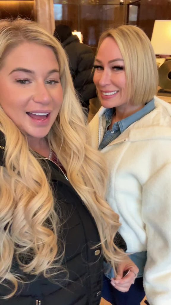 @greeneyedbellaa Happy holidays from my mom and i @Mellanie Monroe #fyp #fypシ #...