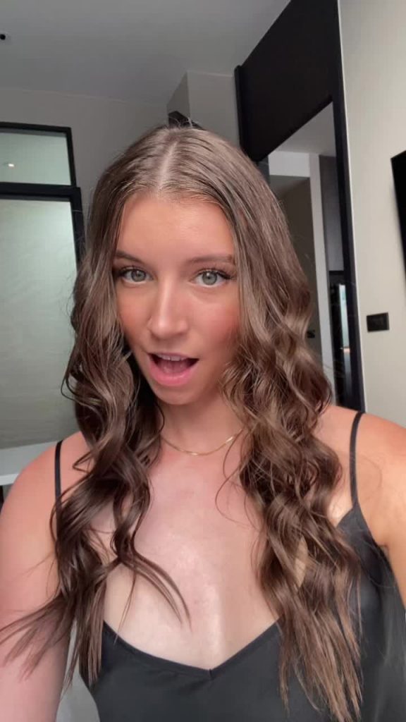 @heidisits Just look at mommy ;) ...