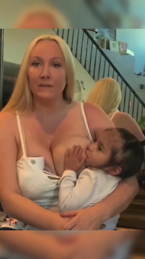 @hopeless_cores7 Feeding baby #breastfeeding #momsbaby #momslove #baby #milk #ma...