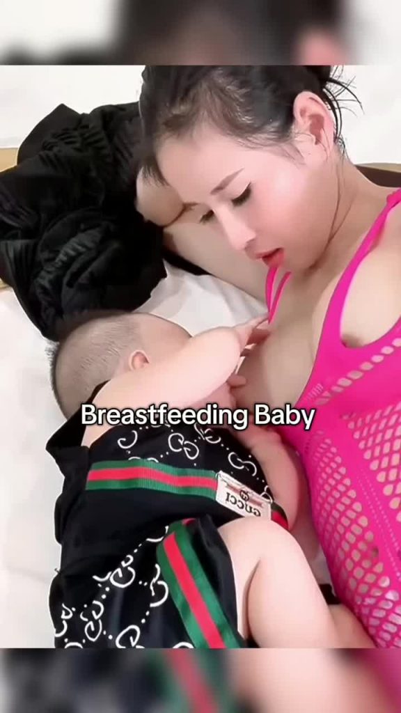 @hopeless_cores7 Mama Feeding Baby #breastfeeding #momsbaby #momslove #baby #mil...