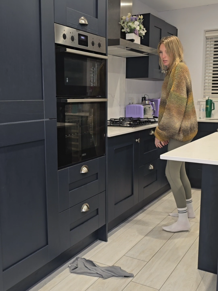 @maverickmother It feels like an endless cycle sometimes. #mumcomedy #momedy #ma...