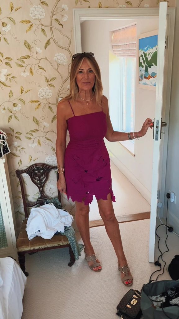 @poppygordonxxx She saying not bad for 60 lol #mum #60th #glamorousmums #mumsoft...