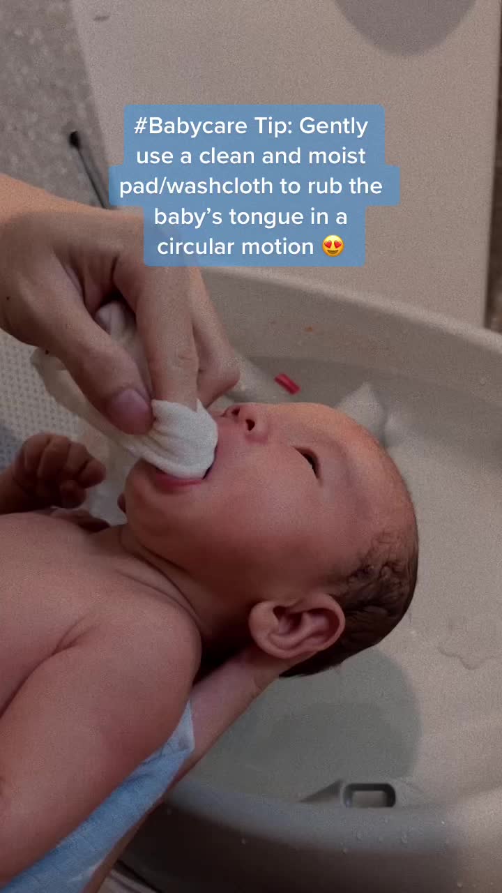 @springhelpersg It’s never too early to practice good oralhygiene! Watch how a D...