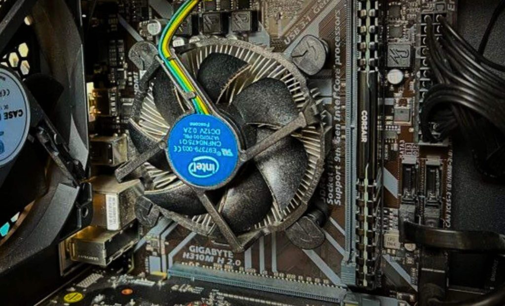 A Father Buys a New €1,200 Gaming PC for His Son, Only to Discover That the Hardware Is over 10 Years Old