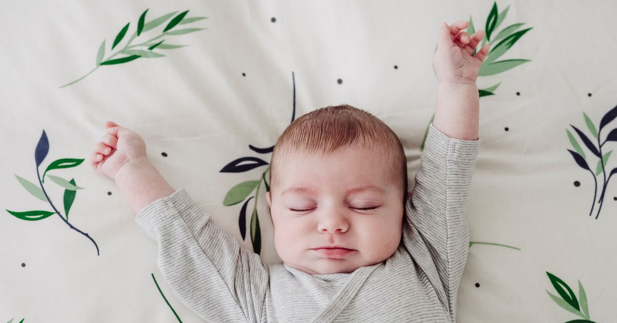 'Babies will drift off on their own with genius 100-second rule' says sleep expert