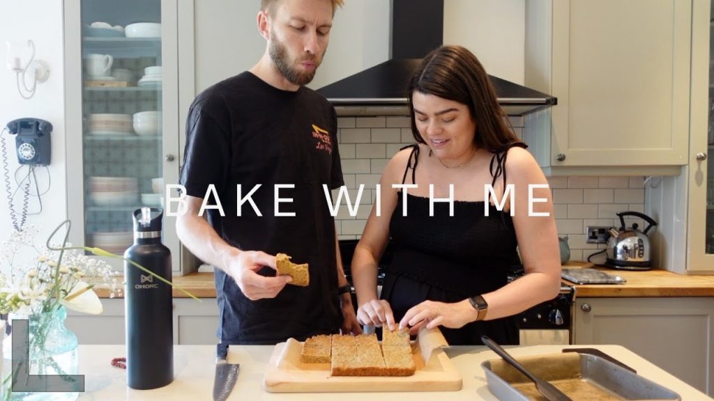 Bake With Me: My Mum's Best Flapjack Recipe | THE DAILY EDIT | The Anna Edit