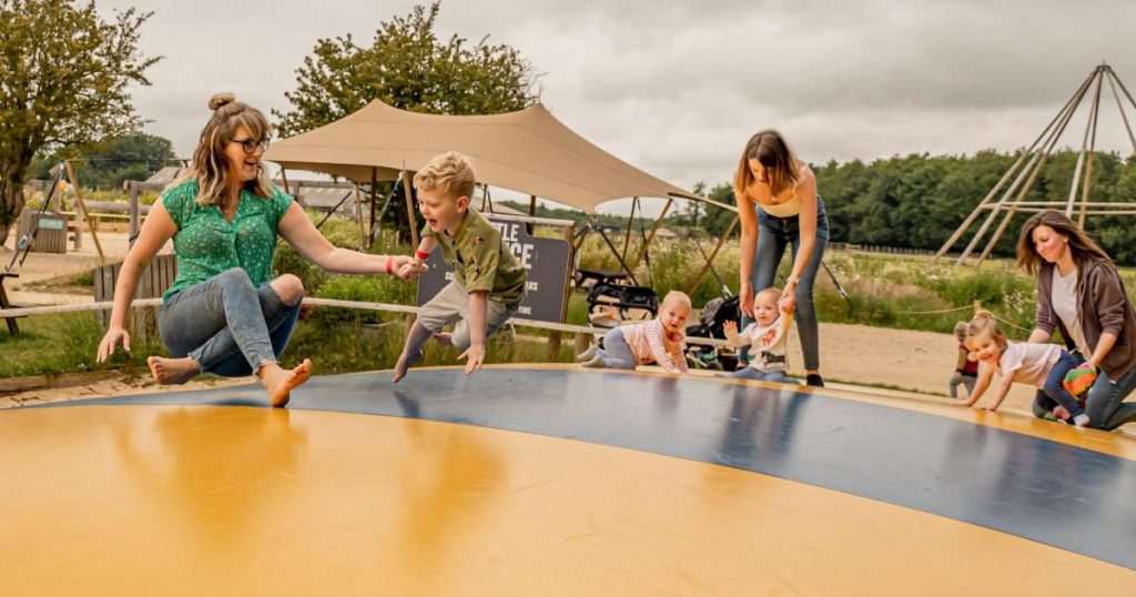 Cotswold Farm Park announces free Mother's Day weekend