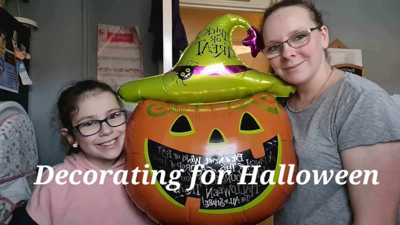 DITL | DECORATING FOR HALLOWEEN | UK MUM OF TWO