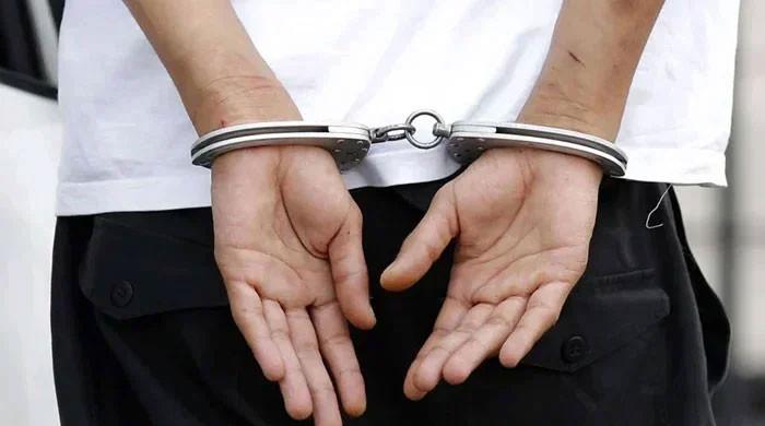 FIA Gujranwala arrests mastermind father-son duo among four agents