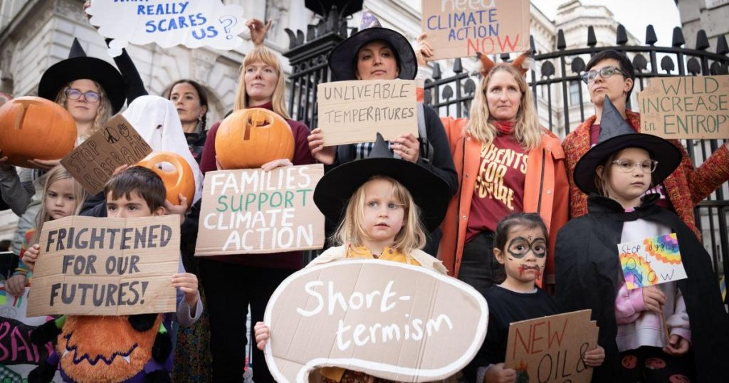 Families to lobby for end of oil and gas extraction in UK