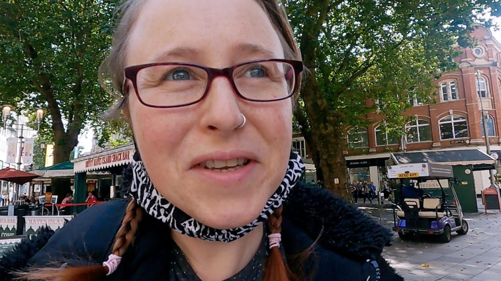 Going to CARDIFF to meet my MUM for lunch! DAILY VLOGS UK