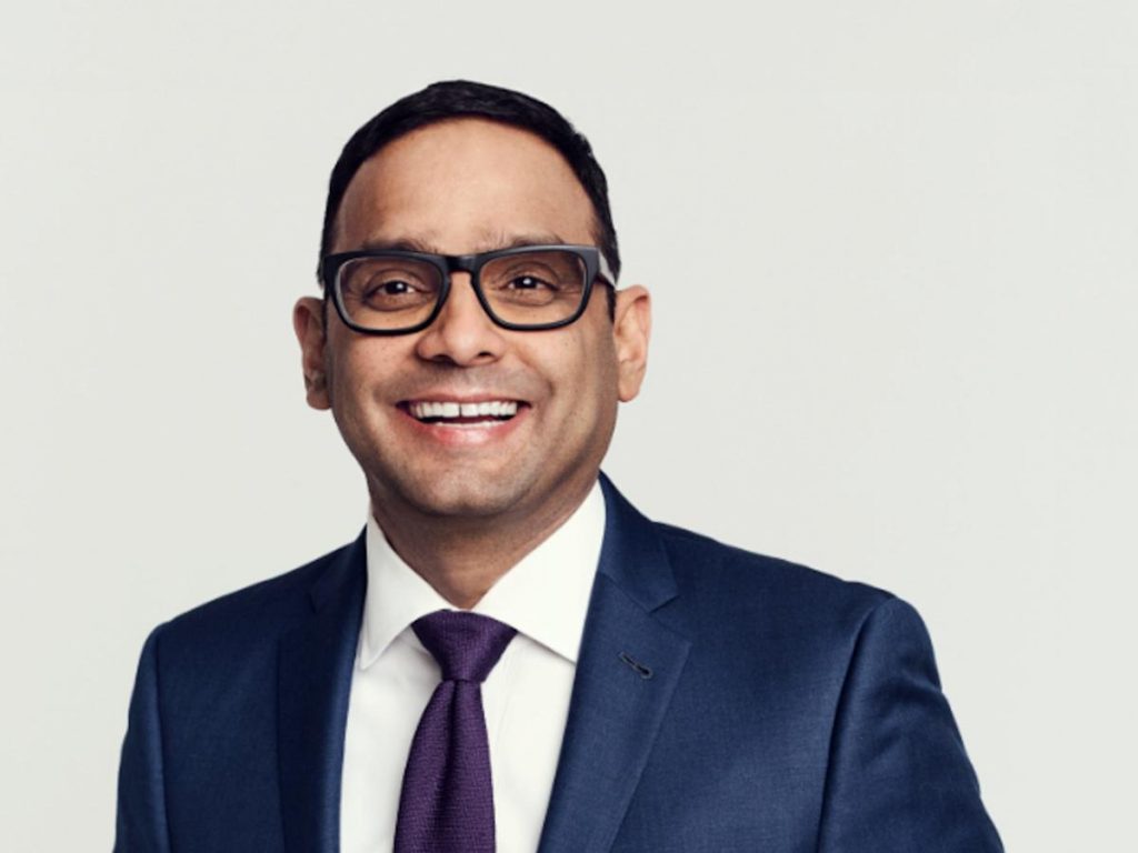 I'm the CEO of Verizon's consumer group and the father of 2 sons. I avoid using my phone around my teens and encourage them to call over text.