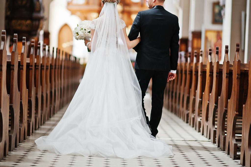 Man Doesn't Want to Follow Girlfriend's Parents' 'Demand' They Marry in a Church