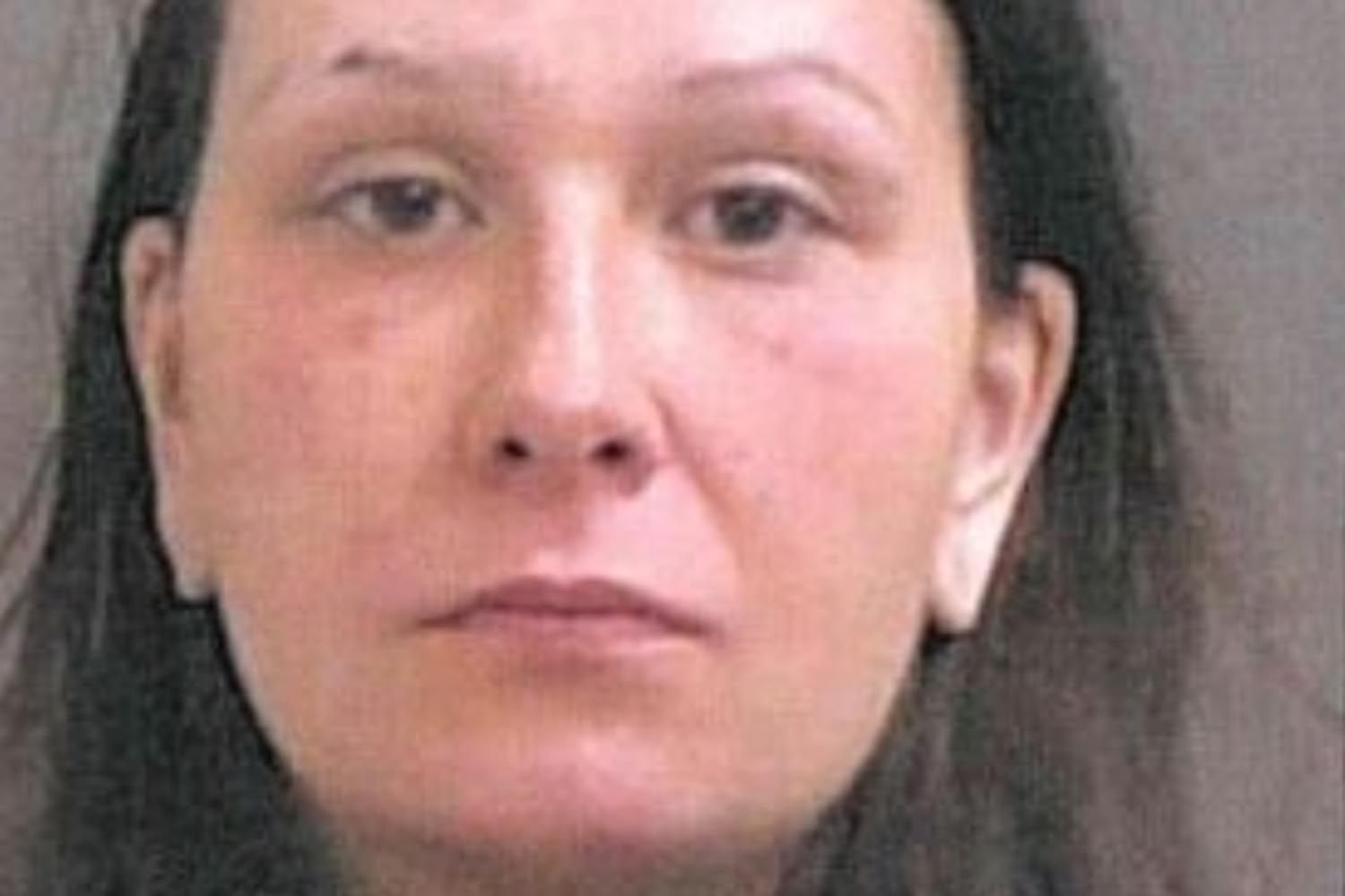 Mom Allegedly Leaves Newborn Baby, Toddler Home to Drink at Bar: Police