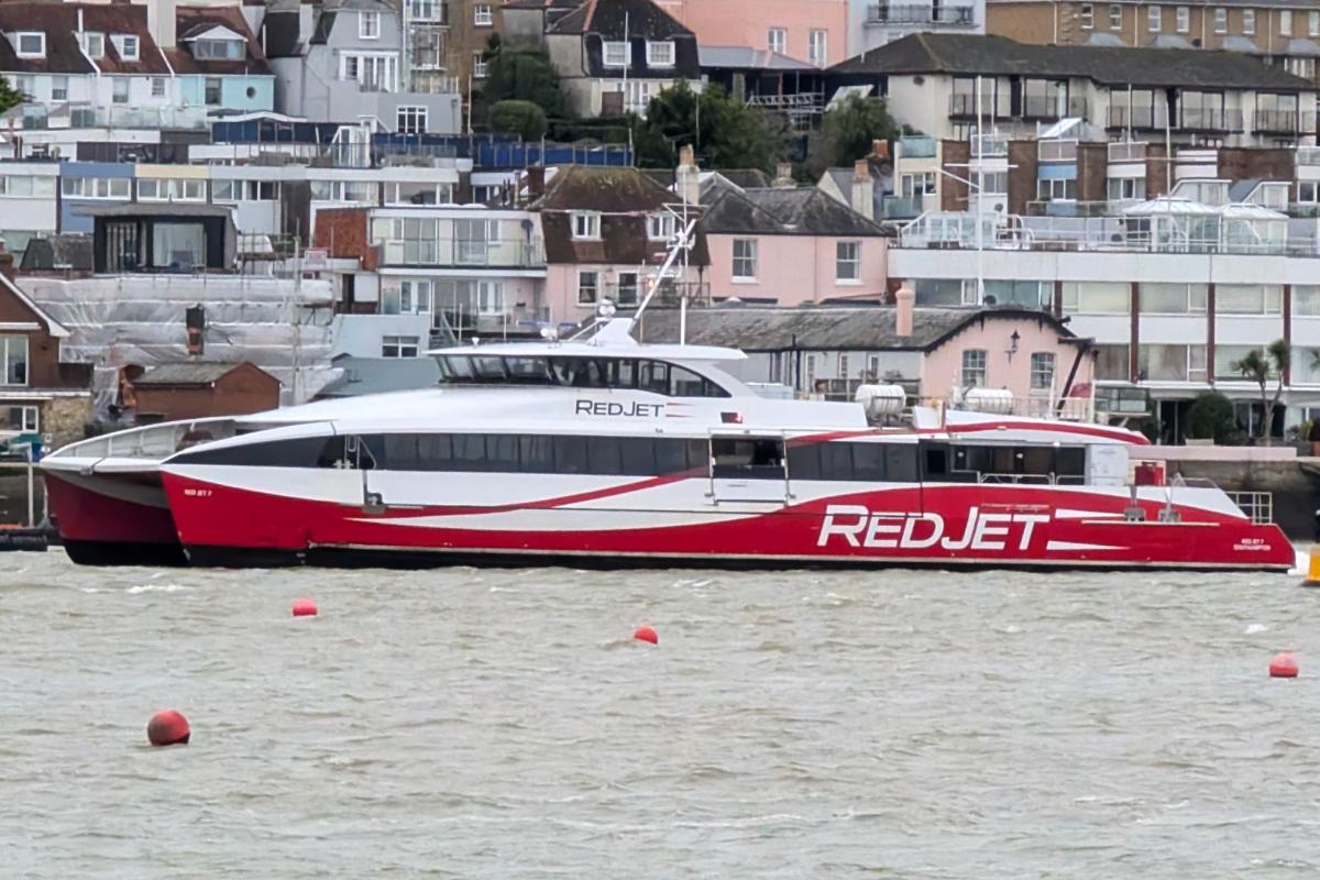 Mums to go for free on Red Jet this Mother's Day