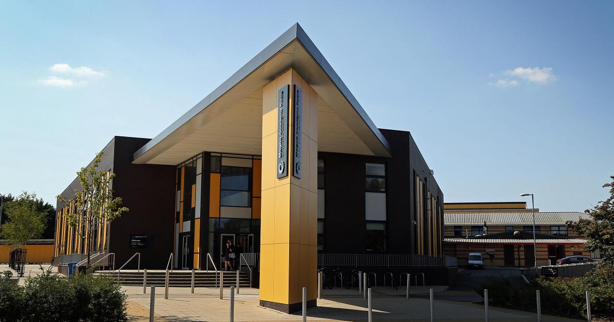 Parents 'disgusted' as Magna Academy drops French course