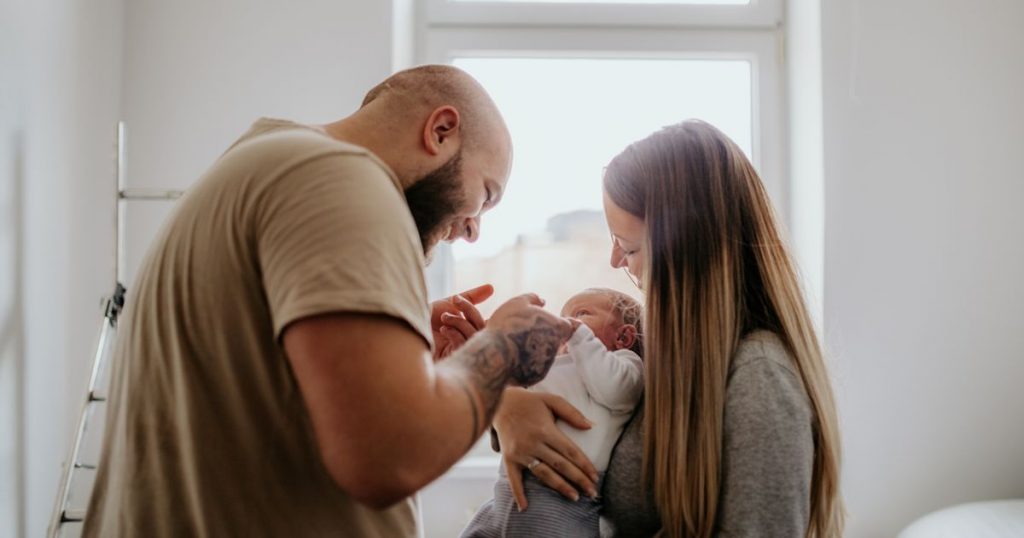 Parents need four months to settle back into the workplace after parental leave, says study