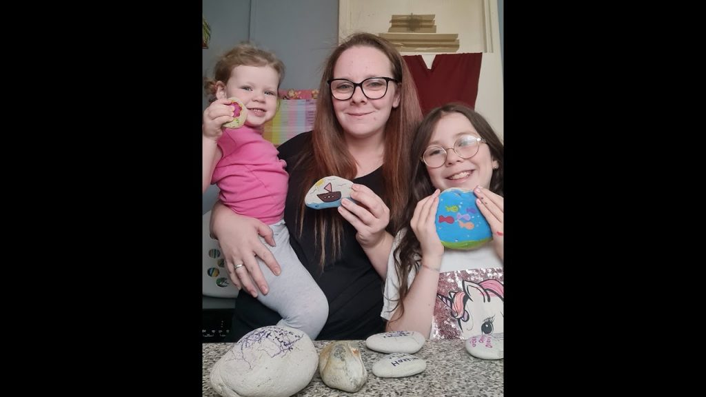 SUMMER HOLIDAY | PAINTING SECRET STONES | UK MUM OF 2