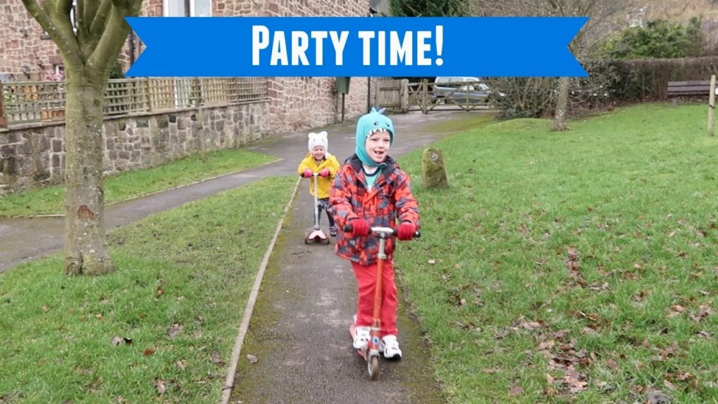 Saturday Vlog: Party time! | UK Stay at Home Mum