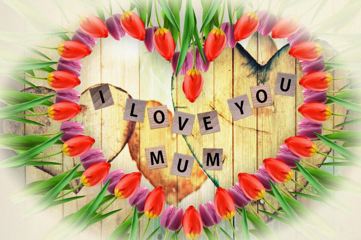 Share your Mother’s Day messages and make mum’s day!