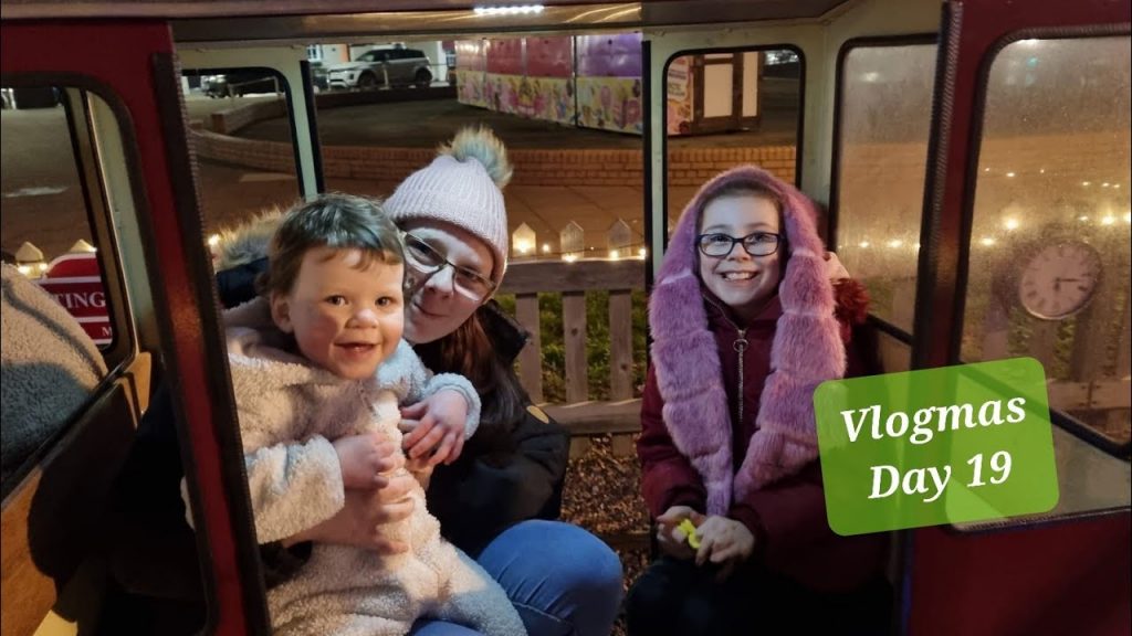 VLOGMAS DAY 19 | CHRISTMAS TRAIN | UK MUM OF TWO