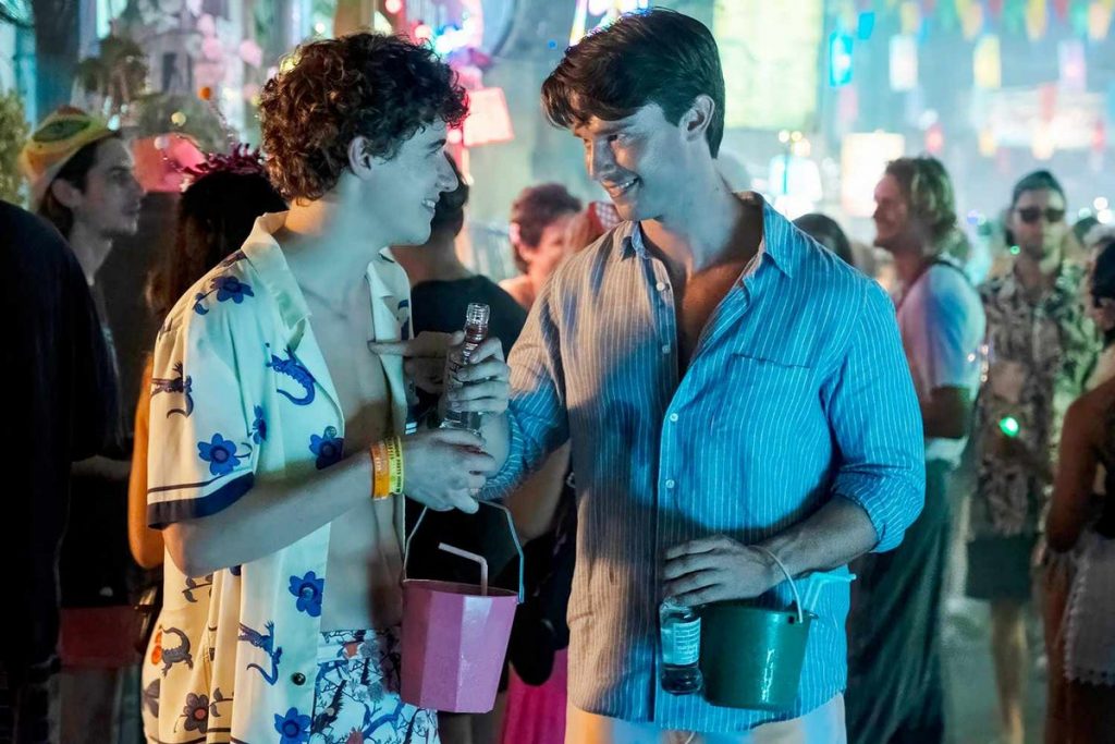 White Lotus star’s father responds following son’s ‘insane’ bedroom scene