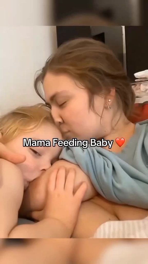 @breastfeedingmomies Baby Breastfeeding  Follow For More #baby #milk #babies #mo...