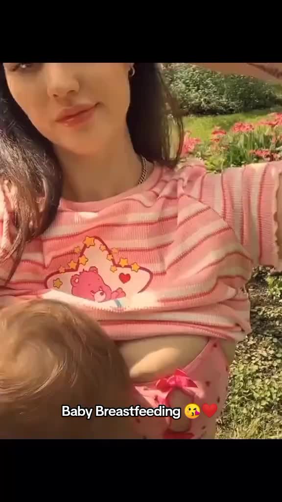 @breastfeedingmomies Baby Breastfeeding  Follow For More #baby #milk #babies #mo...