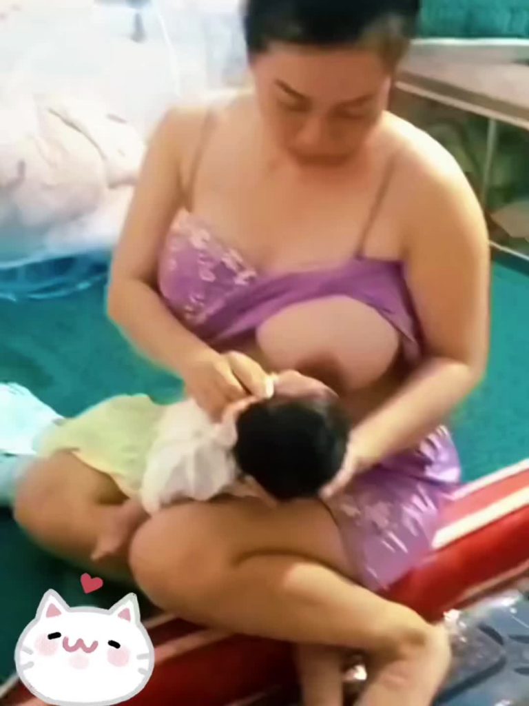 @challengenews Breastfeeding 2025 !! normalizebreastfeeding breastfeeding momdai...