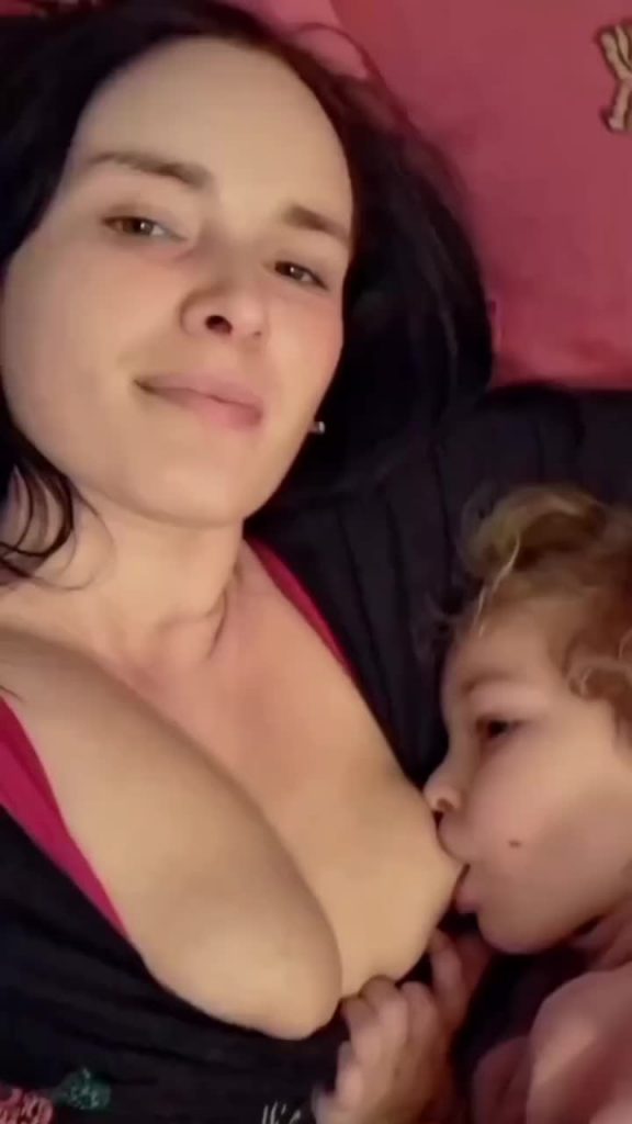 @haven.garden8 Momfeed #momfeedingbaby #momfeed #breastfeeding #feeding #feeding...