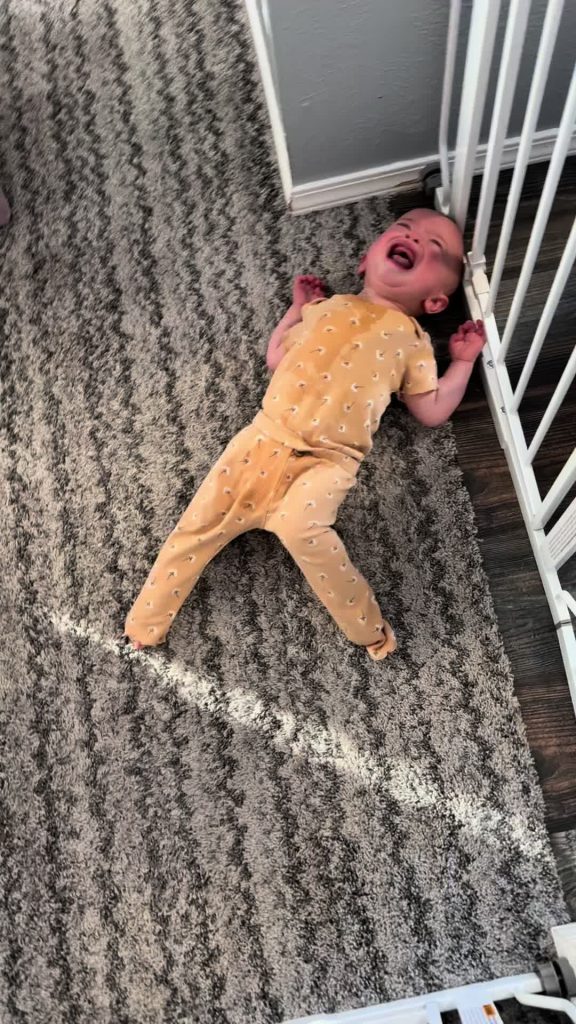 @laurenkelly4444 The only part of the episode I was able to capture. My poor bab...