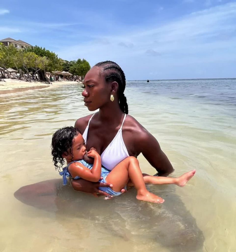 @mamadot.wookie 2.5 years of nursing and countless memories made—across borders,...