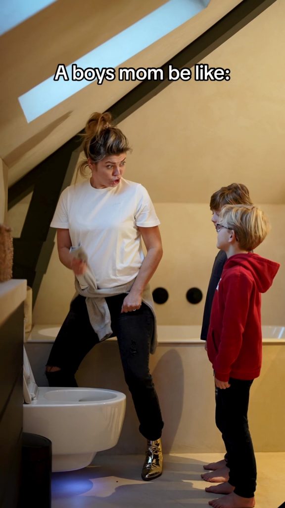 @paulinewingelaar A mom of boys be like…   Herkenbaar jongensmoeders? Al moeten ...