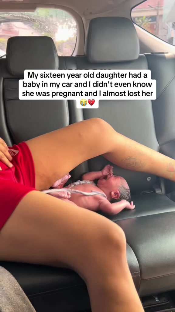 @realfacts391 It was strange that day  #woman #women #mother #daughter #pregnant...