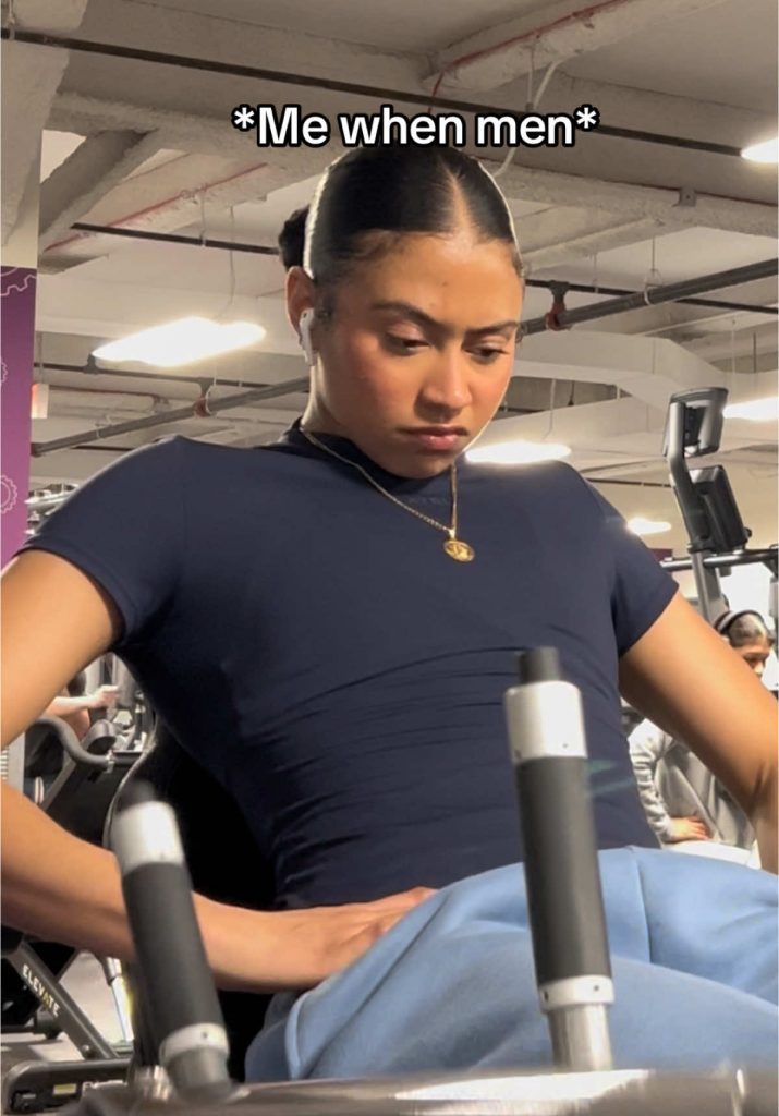 @yulyy_d HAHAHAHAHA NO BECAUSE ME WATCHIBG THIS BACK IS MAD FUNNY  #fyp #gym #gy...