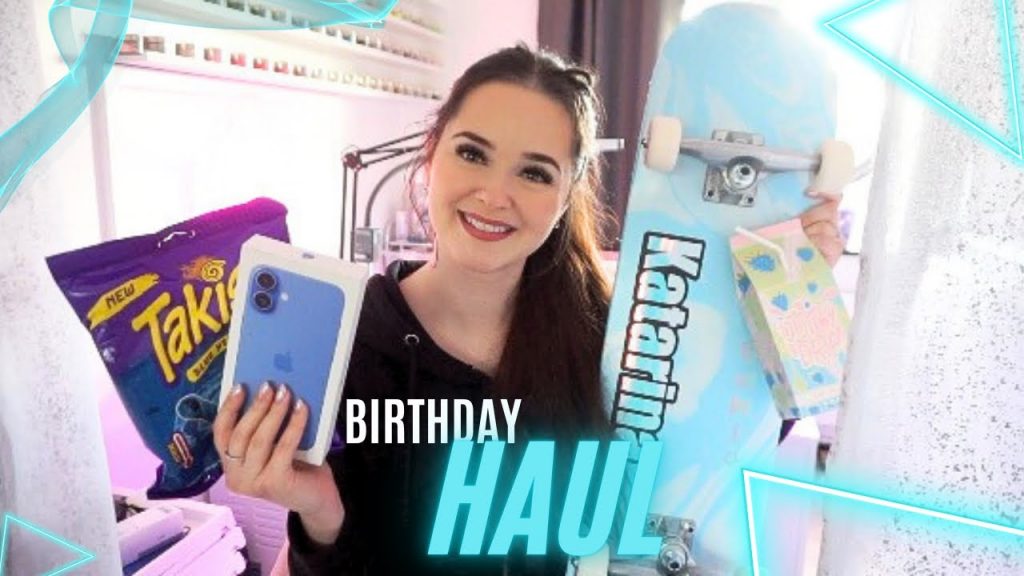 BIRTHDAY HAUL | What I got my 11 year old daughter for her birthday | HollySamanthaa