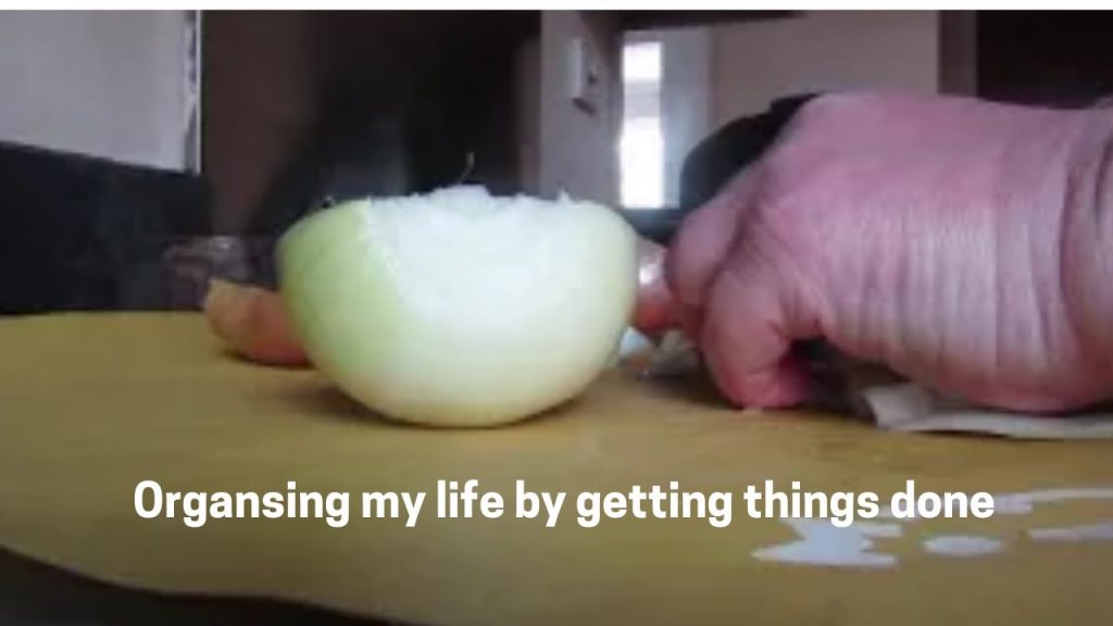 Vlog: Going through my plans for the week, working on my blogs and  on videos and do some cleaning