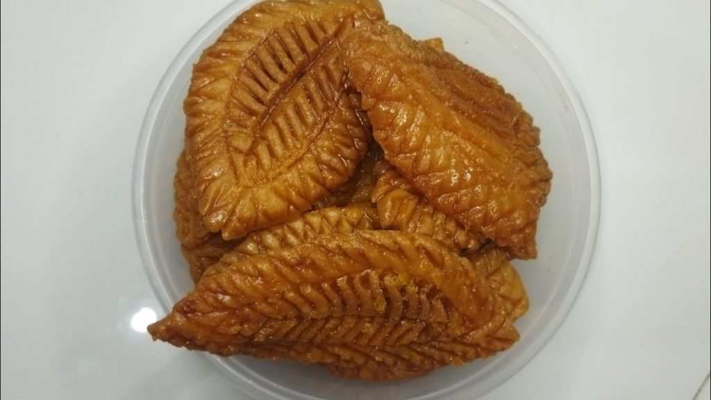 আজকের অর্ডারে ছিল মুগপাকন পিঠা, অনেকদিনপর ১টা অর্ডার এলো | Mahmudasvillage  lifestyle