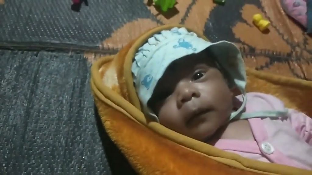 22 day old baby full day routine blo. developmental milestone Indian bloggers kartik Mom