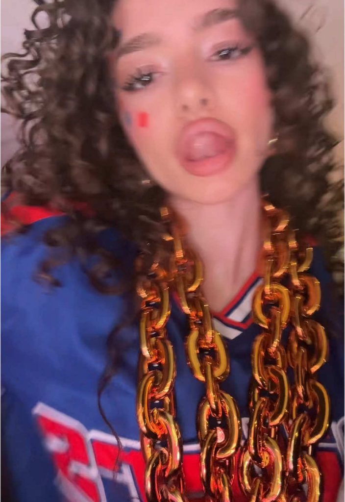 @demitrakalogeras W THE FUNNY FACE POSTING ON INSTA GO LOOK! ...