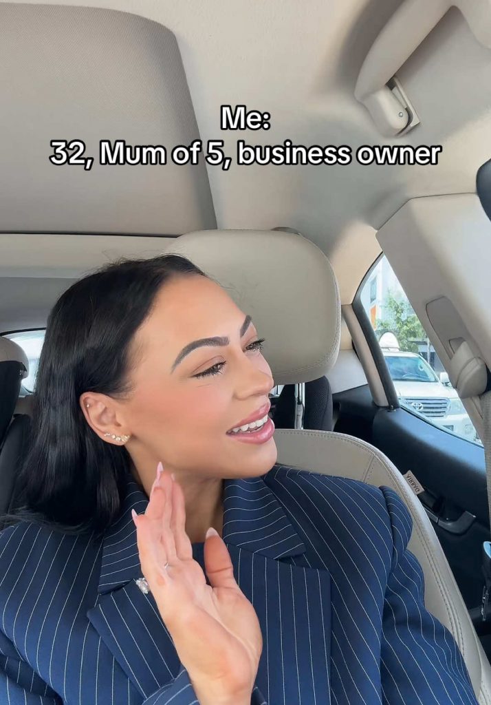 @emileehembrowofficial Lolll at this trend, so true  #mumlife #justtryingbeme  ...