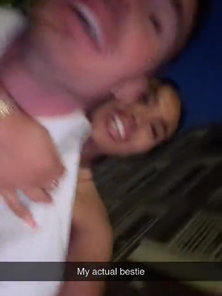 @randentz Wowowo Ella and Lloyd are actual besties and always having a good laug...