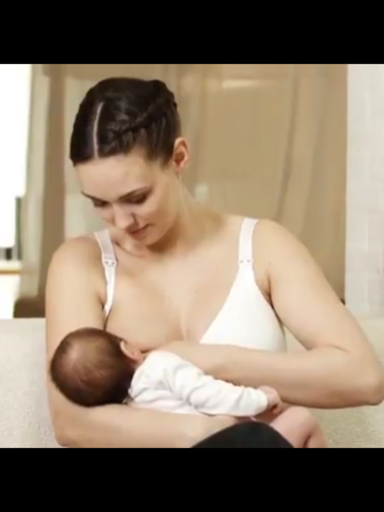 @the.mom6840 Always looking love for mom #foryou#mom#lovemom3000 #kidstiktok #ba...