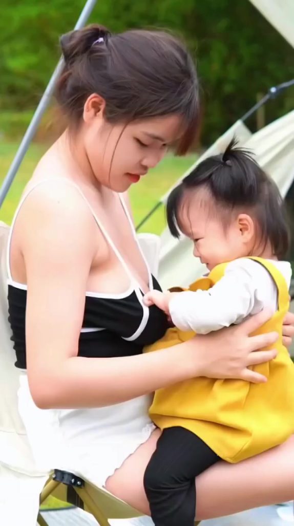 @tiktok.moms.breas No one talks about the real side of breastfeeding… until now....