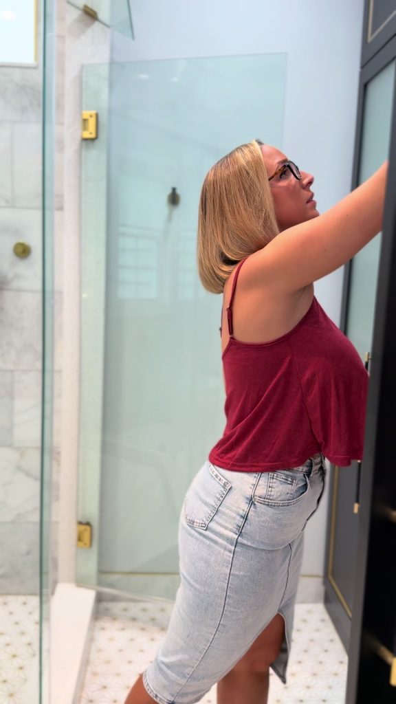 @yourfavbikinimom  ...