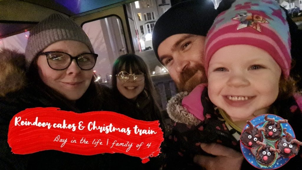 VLOGMAS DAY 20 | REINDEER CAKES AND CHRISTMAS TRAIN | UK MUM OF TWO